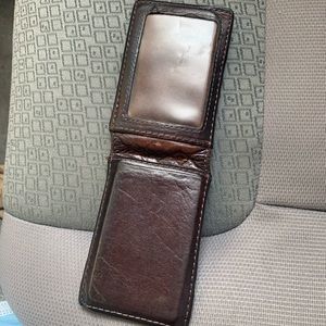 Fossil magnetic wallet